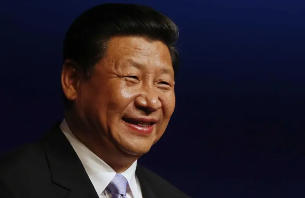 Cina, xi-jinping se la ride